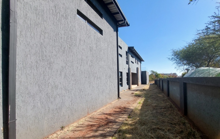 5 Bedroom Property for Sale in Seasons Lifestyle Estate North West